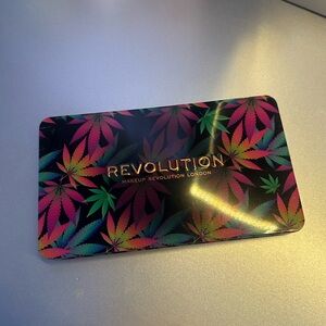 Revolution Vibrant Leaf Design Makeup Palette